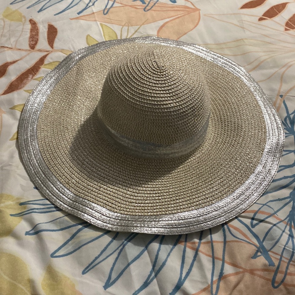 Beach hat